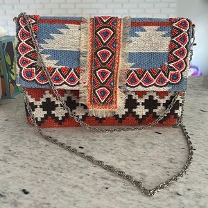 America & beyond chain clutch